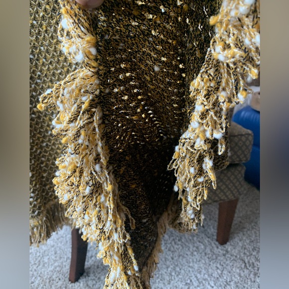 ST.JOHN Turtleneck Sweeter Shawl Cape Fringed Sleeves and Hem Wool Blend Mustard - Picture 8 of 14